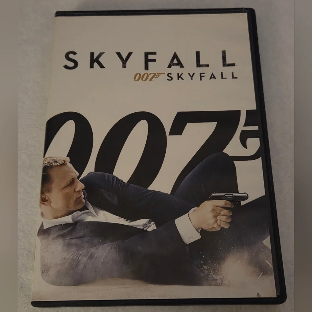 Daniel Craig 007 DVDs & Blu-ray Collection - Picture 3 of 16